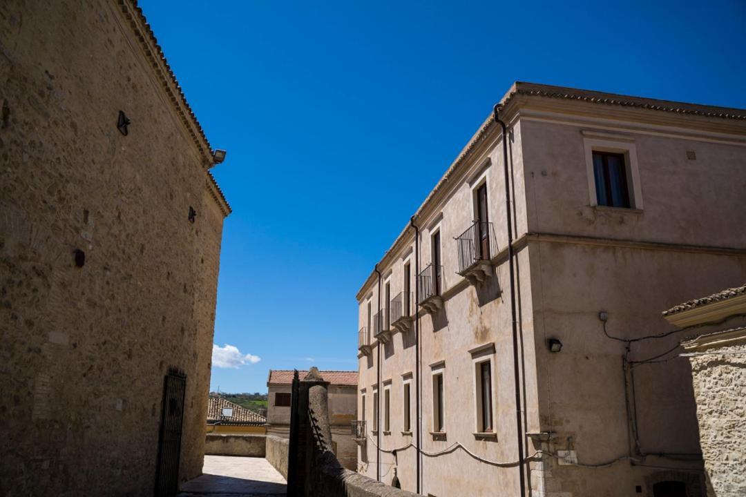 Palazzo Laureano - Dimora Storica Hotel Tricarico Exterior foto